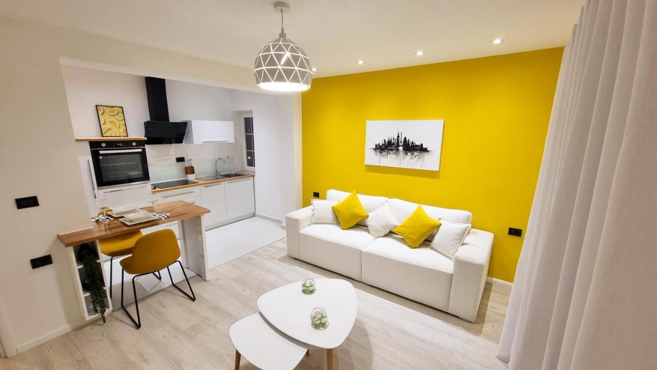 'The Yellow' Condo 培拉特 外观 照片